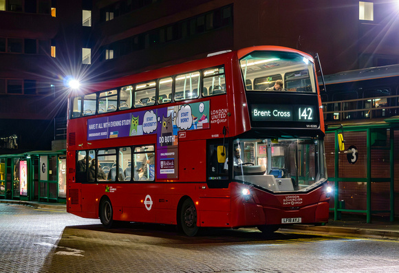 Route 142, London Sovereign RATP, VH45305, LF18AYJ, Watford
