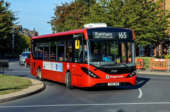 Route 165, Stagecoach London 37527, YX68UMB, Romford