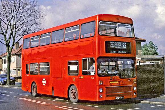 Route 195, London Transport, M417, GYE417W, Charville Lane