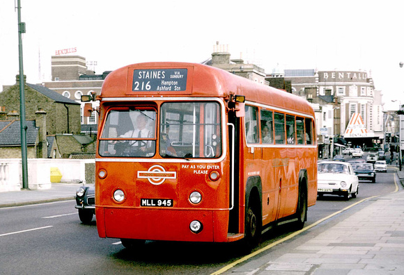 Route 216, London Transport, RF527, MLL945, Kingston Bridge