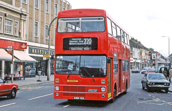 Route 220, London Transport, M901, A901SUL, Tooting