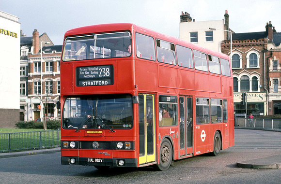 Route 238, London Transport, T182, CUL182V, Stratford