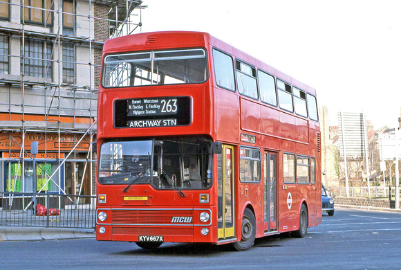 Route 263, London Transport, M667, KYV667X, Archway