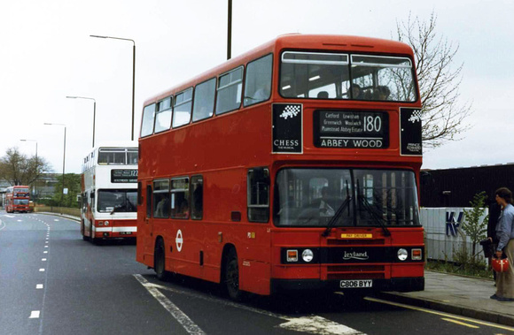 Route 180, London Transport, L6, C806BYY, Plumstead