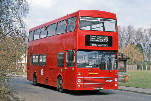 Route 298, London Transport, M599, GYE599W, South Mimms