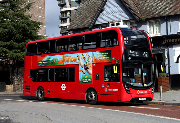 Route 62, Stagecoach London 11054, YY18THG, Barking