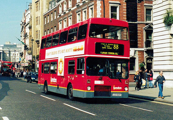 Route 88, London General, M826, OJD826Y, Whitehall
