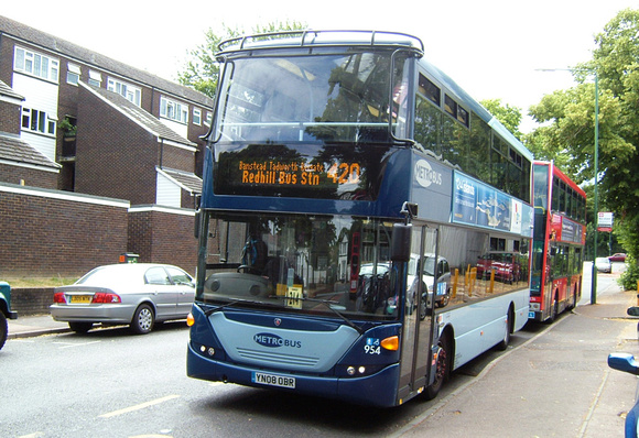 Route 420, Metrobus 954, YN08OBR, Sutton