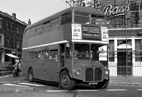 Route 30, London Transport, RM1938, ALD938B