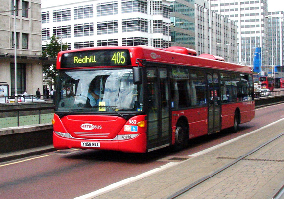 Route 405, Metrobus 562, YN58BNA, Croydon