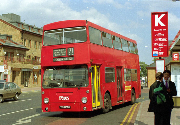Route 71, London Transport, DMS711, TGX711M, Kingston