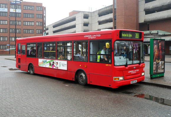 Route 203, London United RATP, DP725, SN55DVU, Staines
