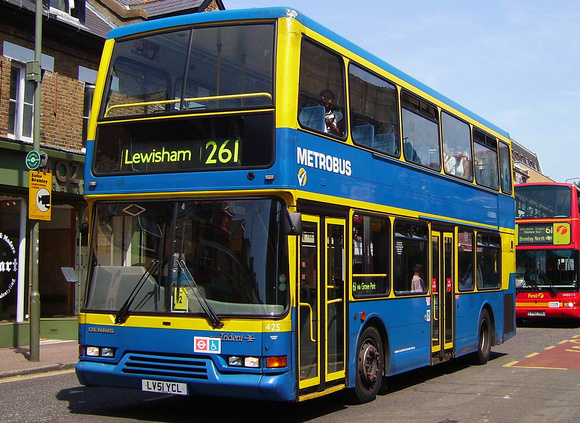 Route 261, Metrobus 425, LV51YCL, Bromley