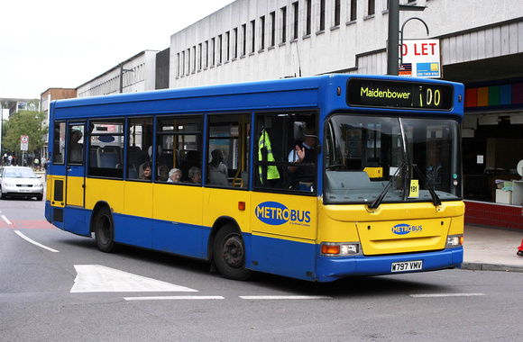 Route 100, Metrobus 297, W797VMV, Crawley