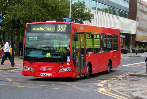Route 367, Metrobus 257, PN06UYL, East Croydon