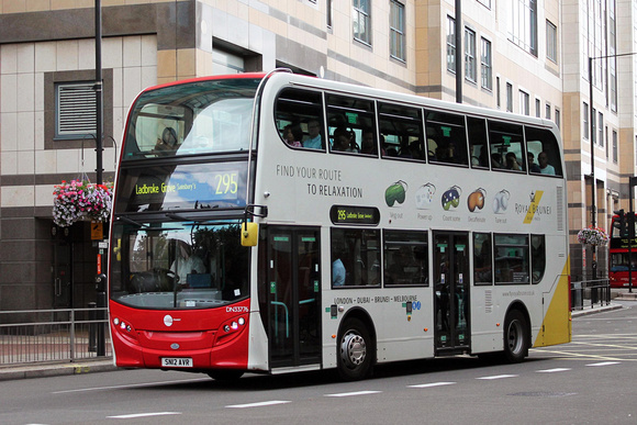 Route 295, Tower Transit, DN33776, SN12AVR, Hammersmith
