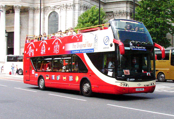 Arriva Sightseeing, VLY607, LX05KNZ, St Paul's Cathedral