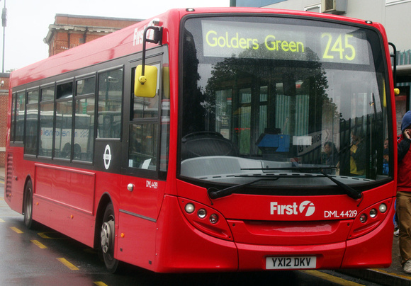 Route 245, First London, DML44219, YX12DKV, Golders Green