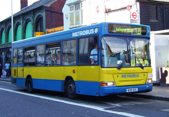Route T33, Metrobus 319, W319VGX, Croydon