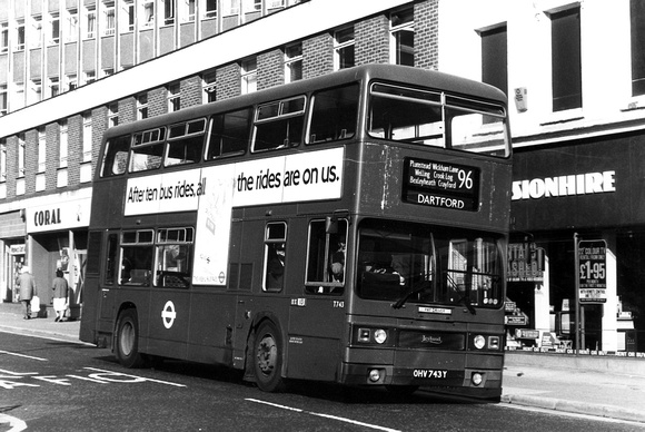 Route 96, London Transport, T743, OHV743Y, Woolwich