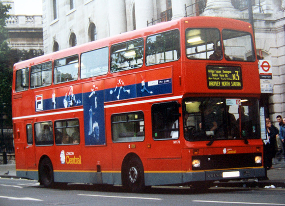 Route N3, London Central, NV70, R270LGH, Trafalgar Square