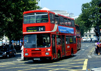 Route 24, Arriva London 135, F135PHM, Trafalgar Square