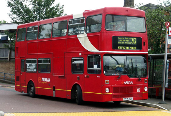 Route 313, Arriva London, M713, KYV713X, Chingford
