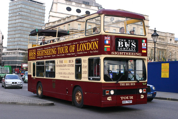 Big Bus Tours, T742, OHV742Y, Trafalgar Square