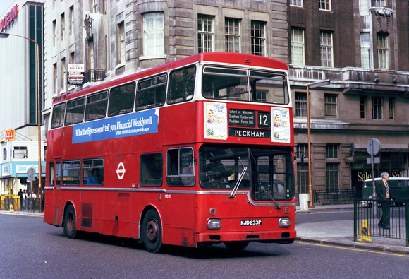 Route 12, London Transport, MD33, KJD233P