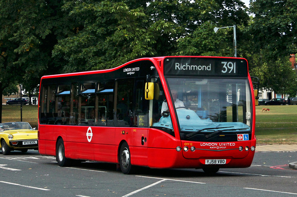 Route 391, London United RATP, OV12, YJ58VBO, Kew Green