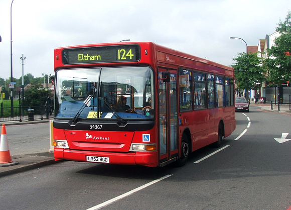 Route 124, Selkent ELBG 34367, LV52HGD, Catford