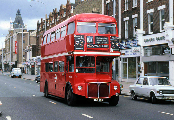 Route 104, London Transport, RM565, WLT565, Holloway Road
