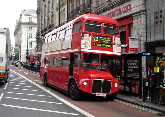 Route 22, London General, RML2321, CUV321C, Piccadilly Circus