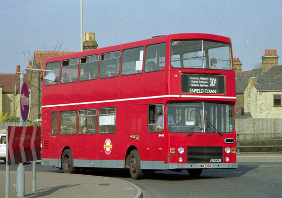 Route 310B, London Transport, M1448, UWW518X, Waltham Cross