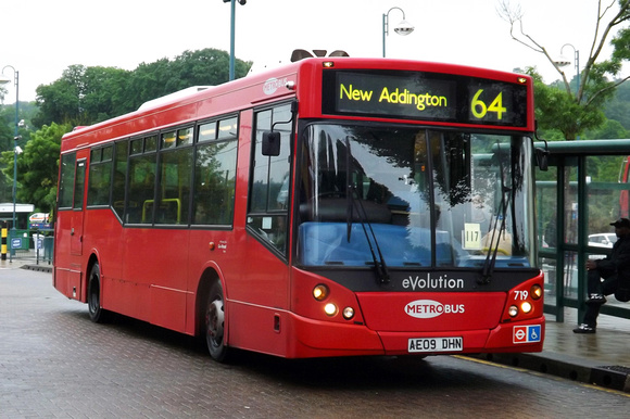 Route 64, Metrobus 719, AE09DHN, Addington Addington Village
