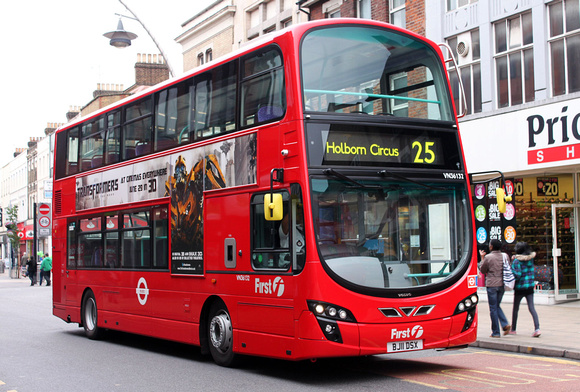 Route 25, First London, VN36132, BJ11DSX, Ilford