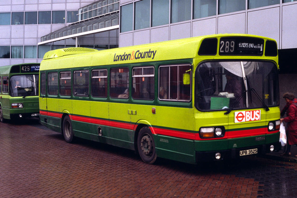 Route 289, London & Country, UPB352S, West Croydon