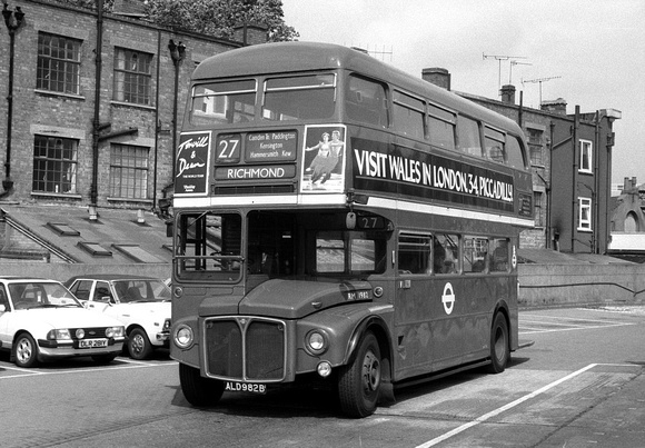 Route 27, London Transport, RM1982, ALD982B, Richmond