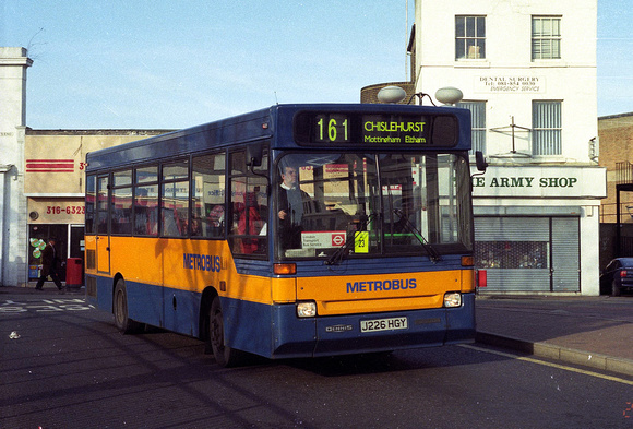 Route 161, Metrobus 736, J226HGY, Woolwich