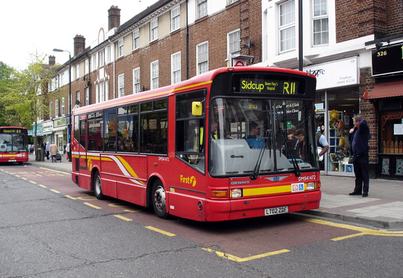 Route R11, First Centrewest, DMS41472, LT02ZDF, Orpington