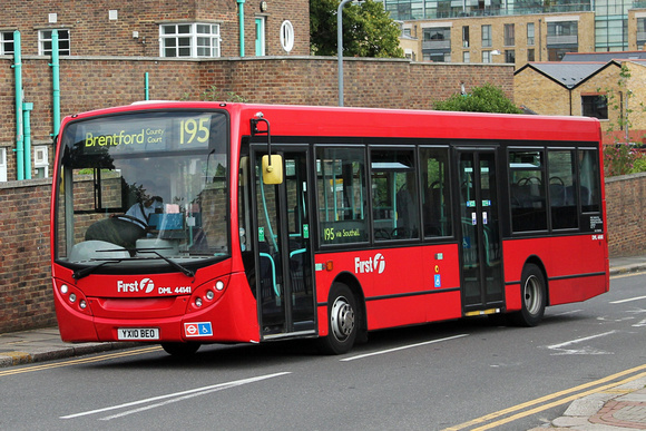 Route 195, First London, DML44141, YX10BEO