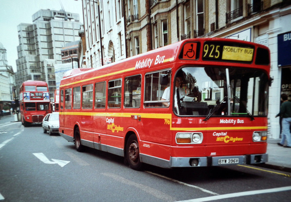 Route 925, Capital Citybus 796, BYW396V, Victoria