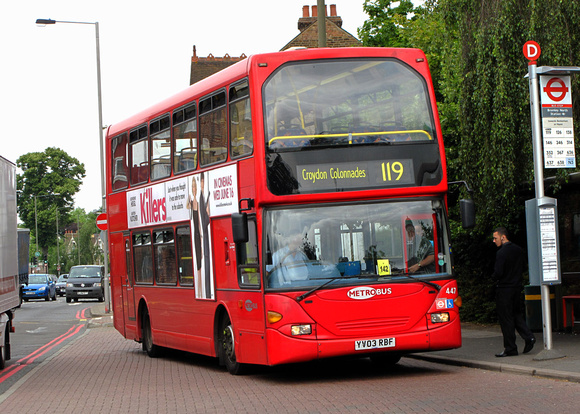 Route 119, Metrobus 447, YV03RBF, Bromley