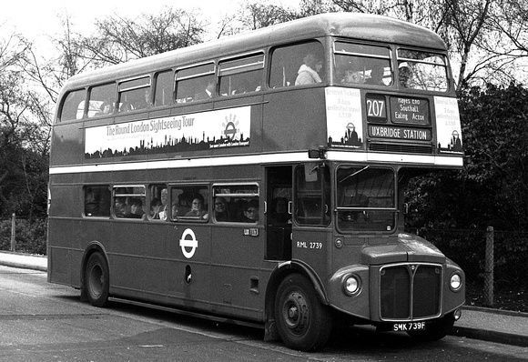 Route 207, London Transport, RML2739, SMK739F