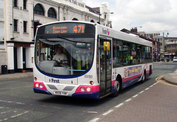 Route 471, First Manchester 69180, MX06YXM, Bury