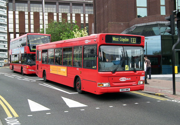Route T33, Metrobus 212, SN03WMC, East Croydon