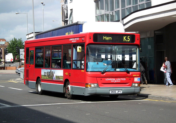 Route K5, London United RATP, DPK624, SN06JPV, Kingston