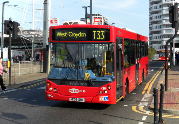 Route T33, Metrobus 720, AE09DHL, East Croydon