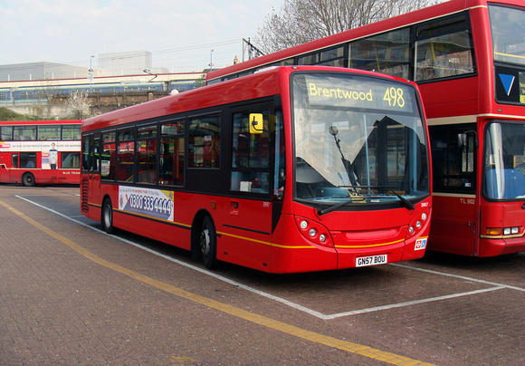 Route 498, Arriva Southend 3997, GN57BOU, Romford