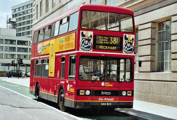 Route 381, London Central, T1086, B86WUV, Waterloo